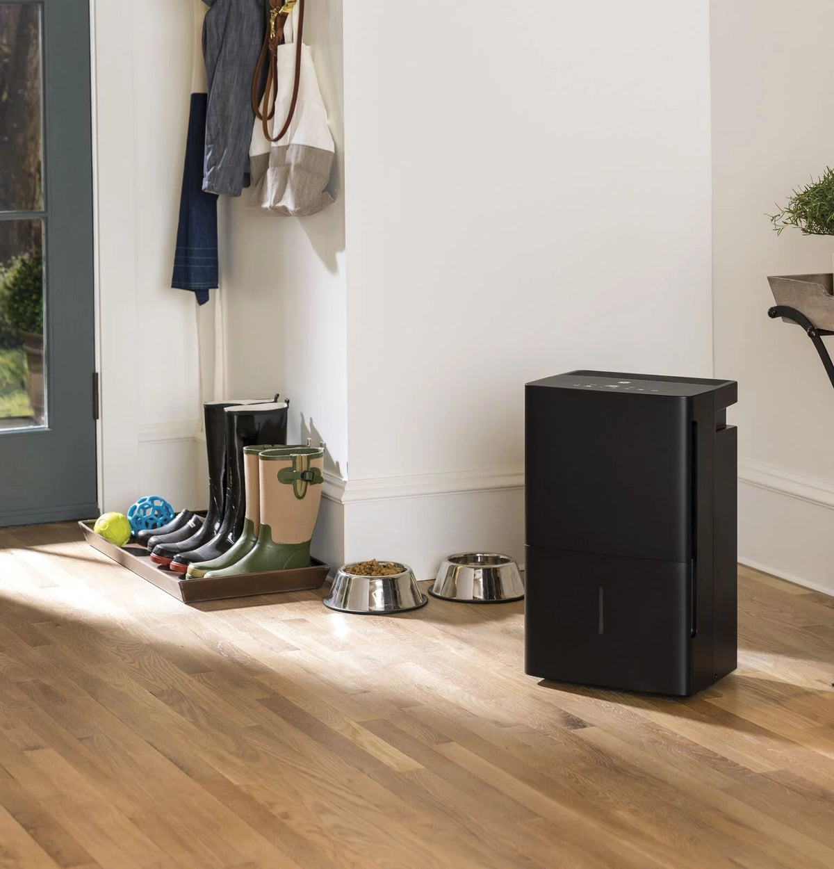 45-Pint Portable Dehumidifier with Drain, Black L708