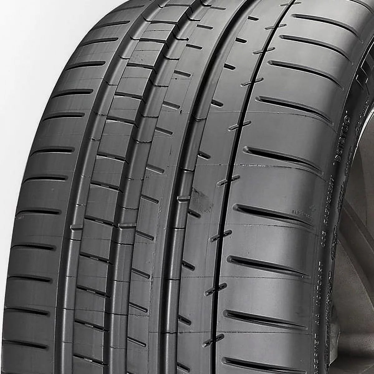 245/40ZR18 97Y XL Passenger Tire G65516