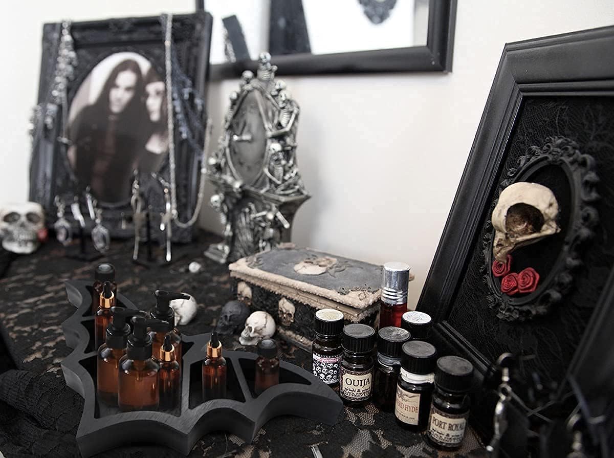 Goth Wall Shelf F3029
