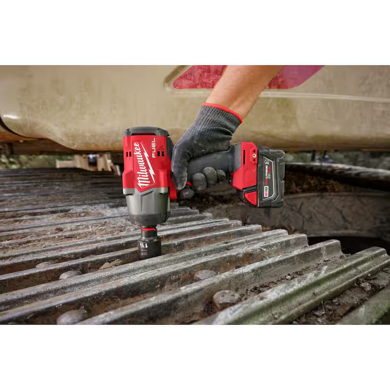 18V Lithium-Ion Brushless Cordless 1/2 in. Impact Wrench Kit R6607